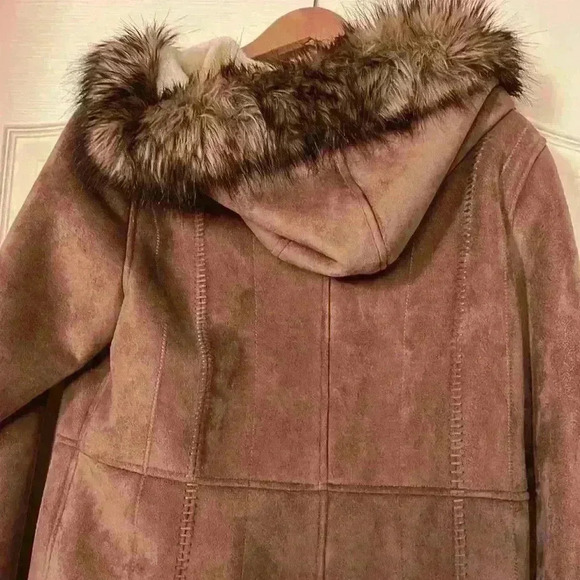 Gallery Women’s faux fur Brown jacket - Picture 5 of 6